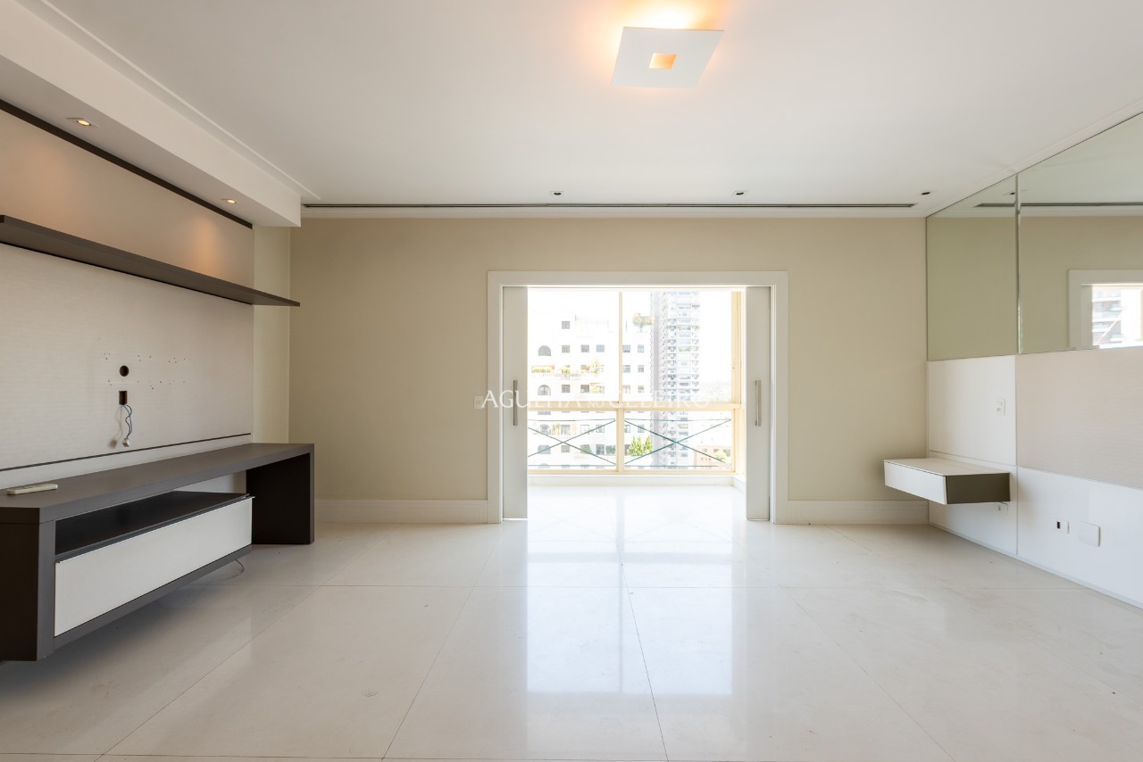 Apartamento espetacular no Jardim Paulistano com quadra de tênis. – 20761