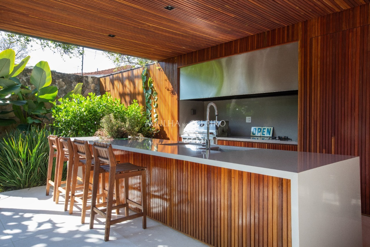 Exclusividade e sofisticação em rua arborizada e segura. – 20795