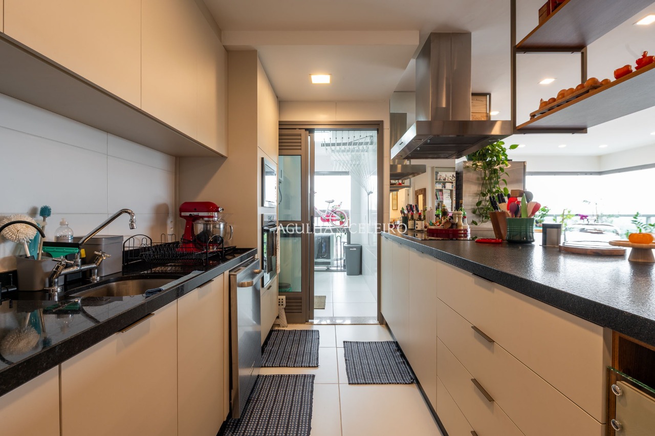 Apartamento reformado com vista incrível no Brooklin – 20805