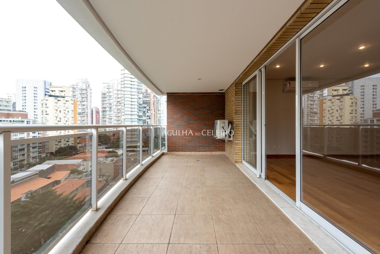 Pertinho da Praça Pereira Coutinho e Parque Ibirapuera no coração da Vila Nova Conceição. – 8824