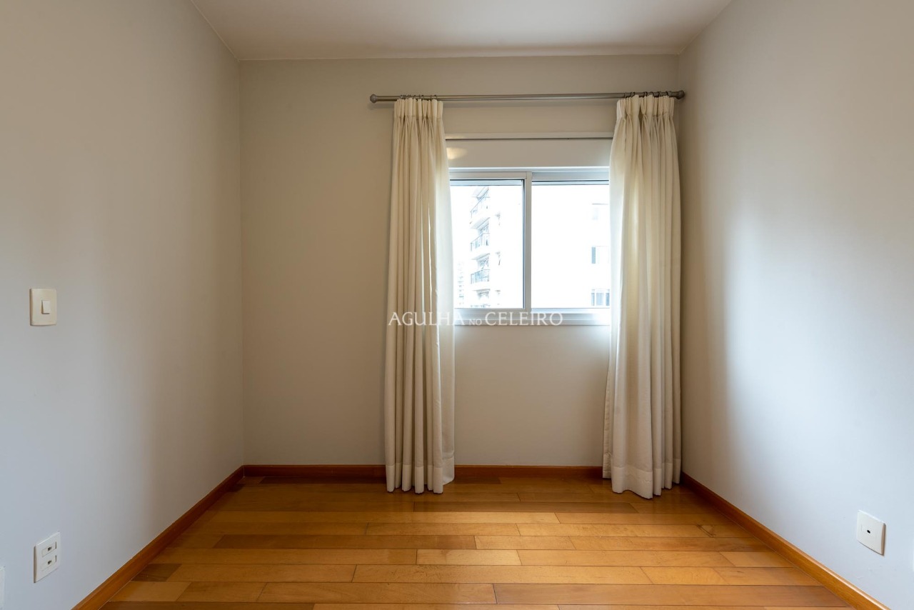 Pertinho da Praça Pereira Coutinho e Parque Ibirapuera no coração da Vila Nova Conceição. – 8824