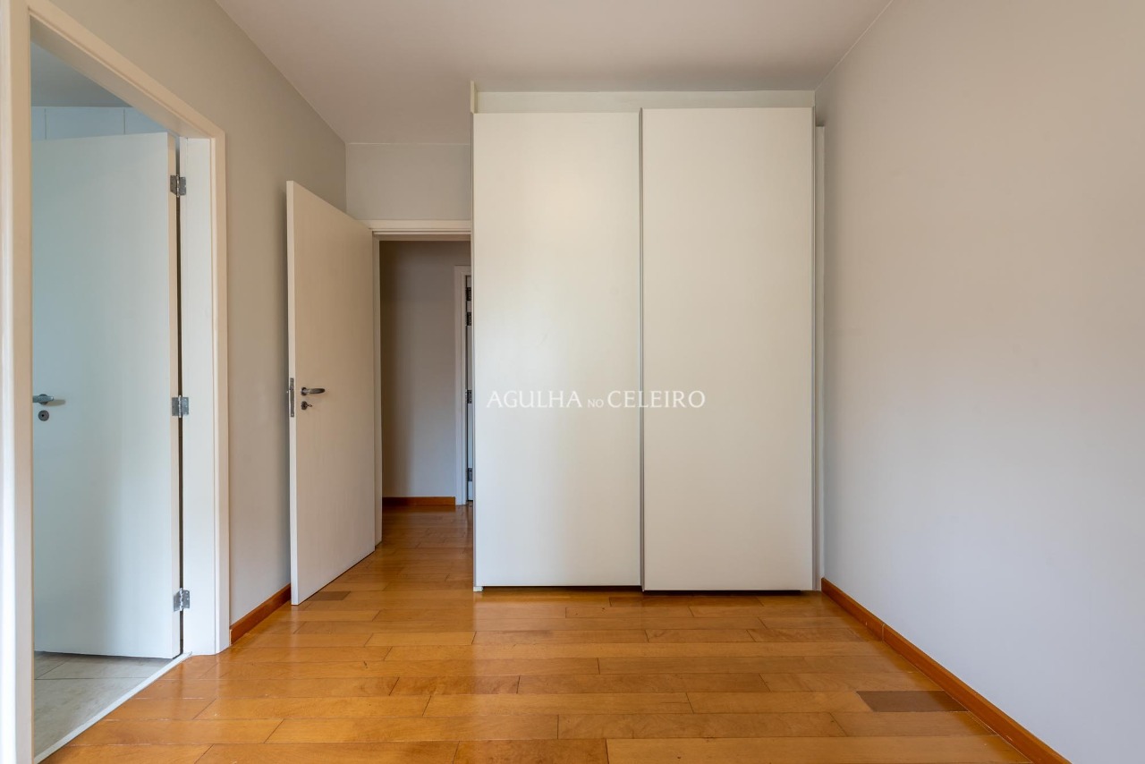 Pertinho da Praça Pereira Coutinho e Parque Ibirapuera no coração da Vila Nova Conceição. – 8824