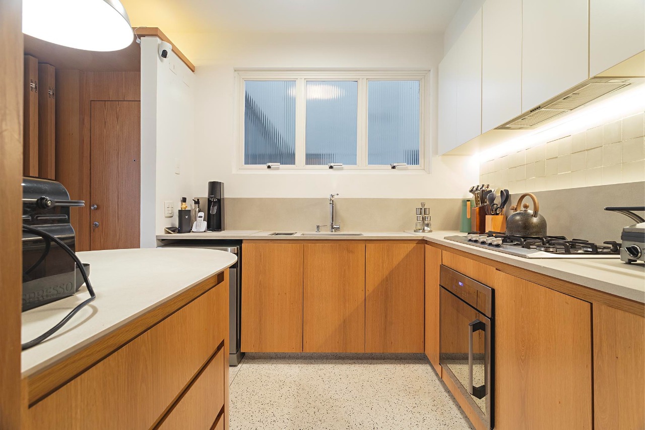 Apartamento reformado em edifício assinado por David Libeskind – AP4485