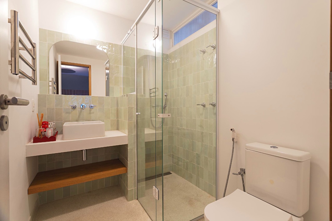 Apartamento reformado em edifício assinado por David Libeskind – AP4485