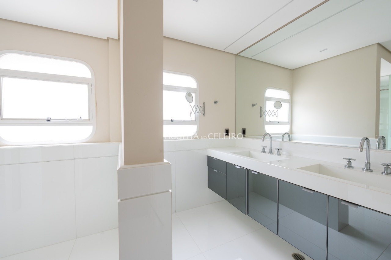 Cobertura com piscina e vista skyline à venda no Jardim América – 12898