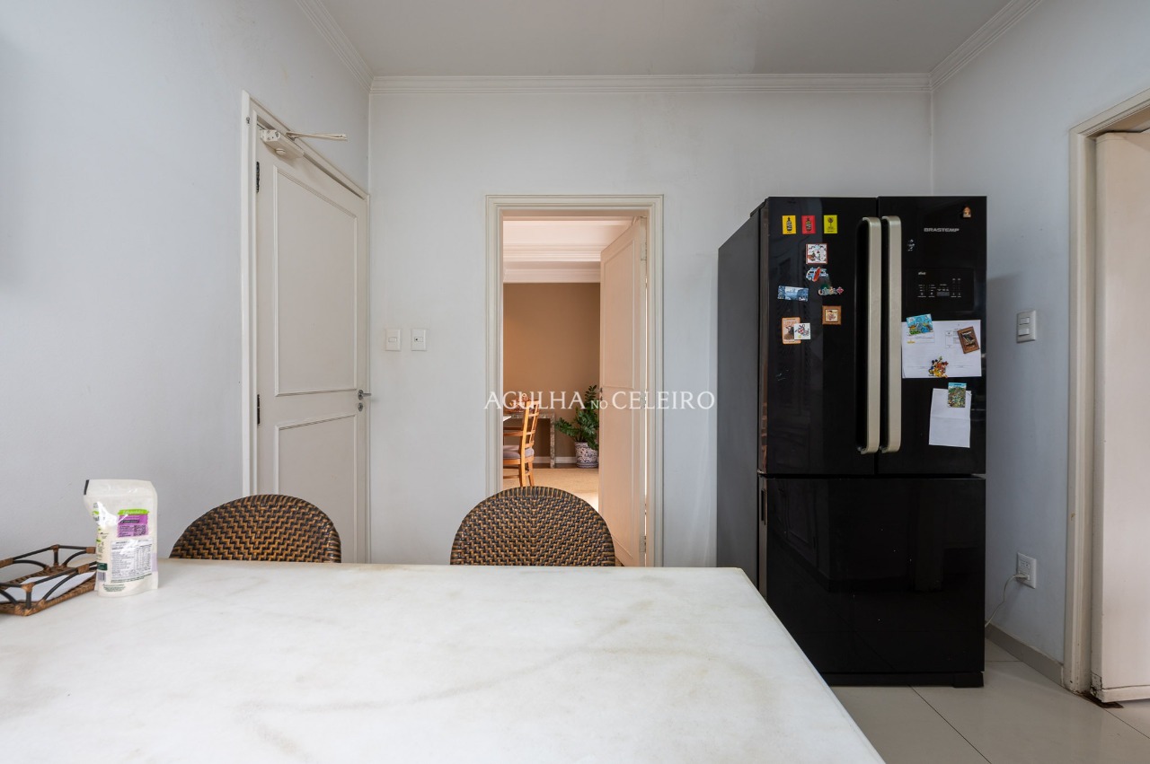 Casa com jardim à venda no Jardim Paulista. – 17388