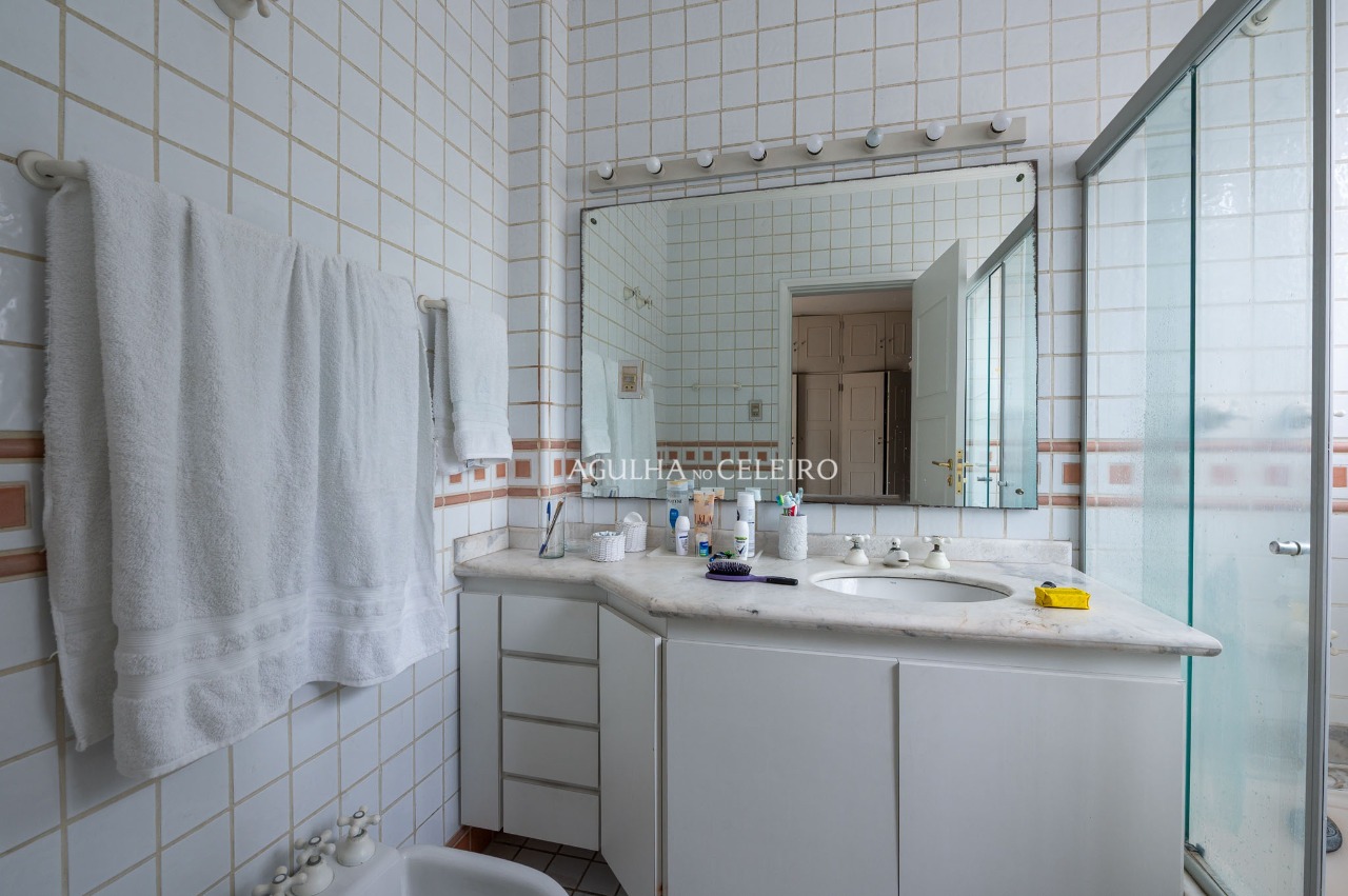 Casa com jardim à venda no Jardim Paulista. – 17388