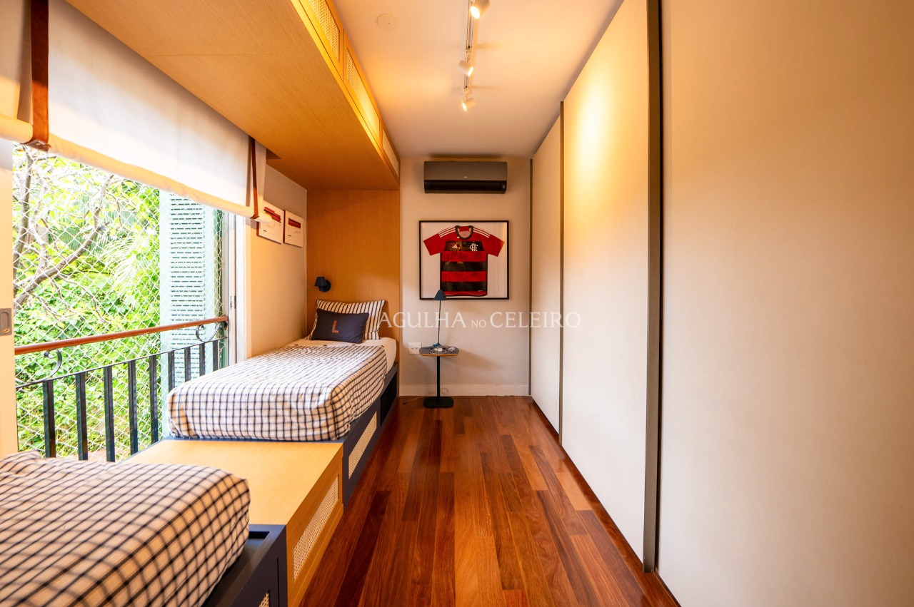 Belíssima casa no miolo do Jardim Guedala. – 17988