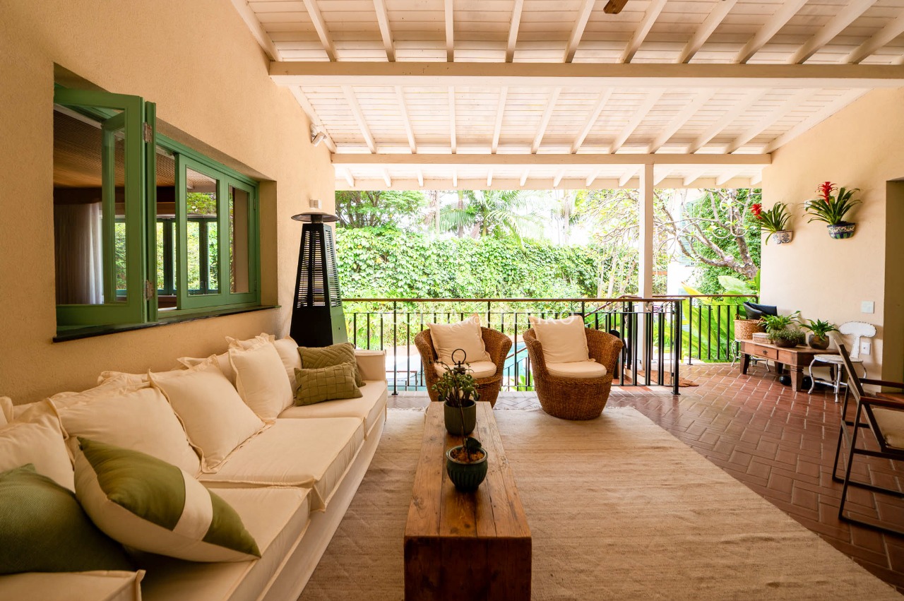 Belíssima casa no miolo do Jardim Guedala. – 17988