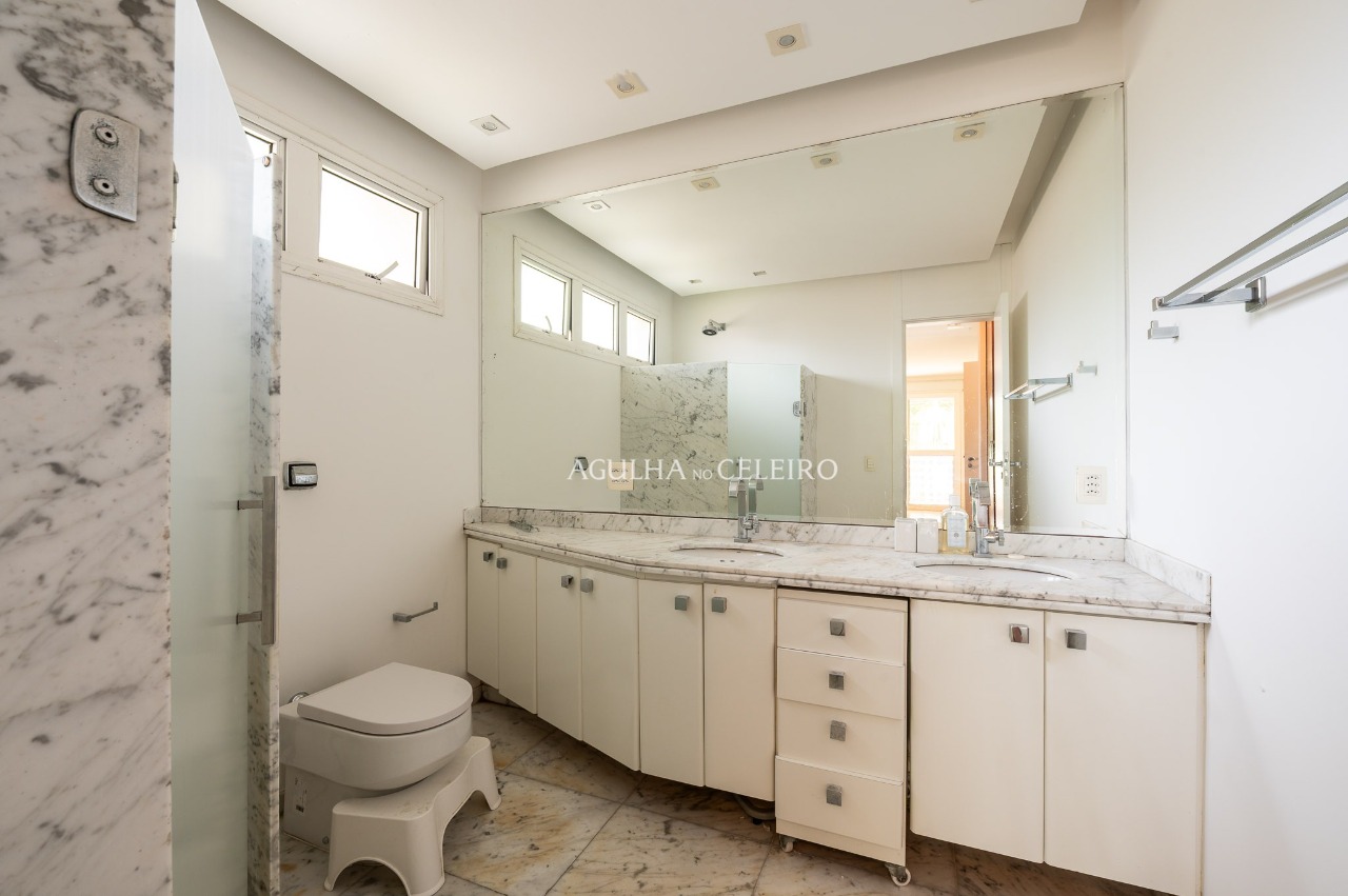 Casa com piscina à venda ou locação em Alto de Pinheiros – 19124