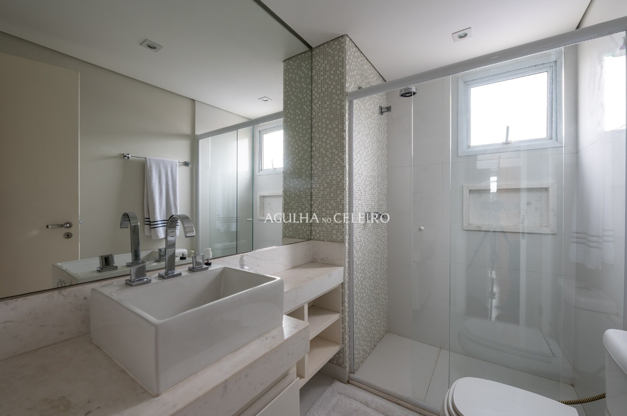 Um apartamento que une elegância, conforto e sofisticação em cada detalhe. – 20276