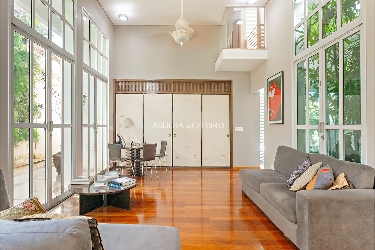 Casa com jardim à venda no Jardim Paulista. – 20571