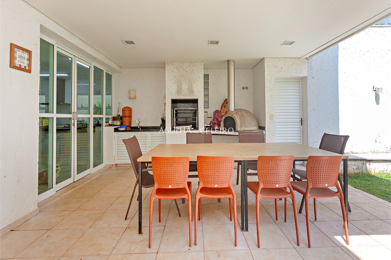 Casa com jardim à venda no Jardim Paulista. – 20571