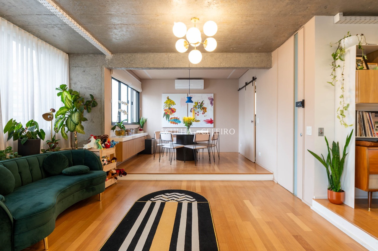 Apartamento com reforma diferenciada em Moema – 20740