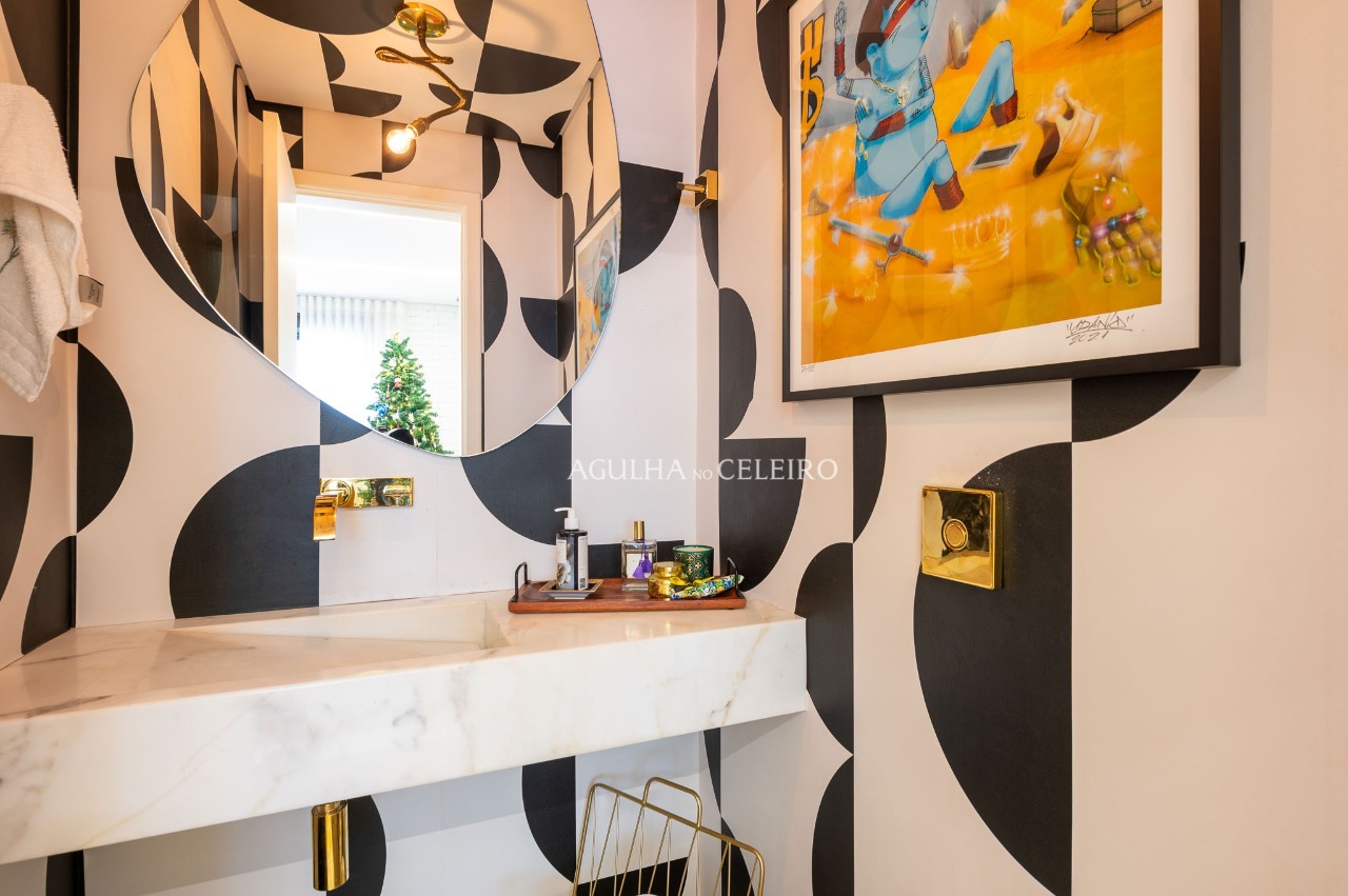 Apartamento com reforma diferenciada em Moema – 20740