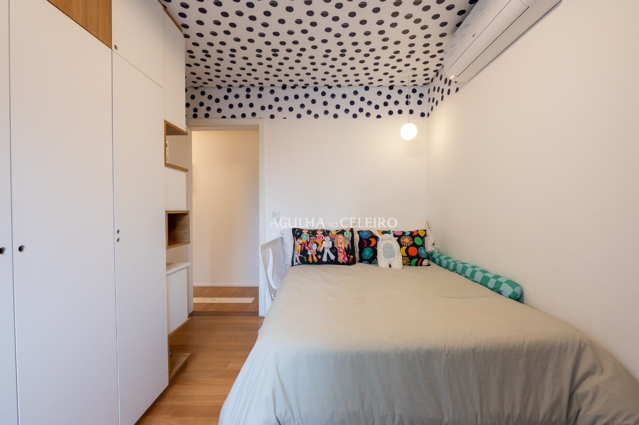 Apartamento com reforma diferenciada em Moema – 20740