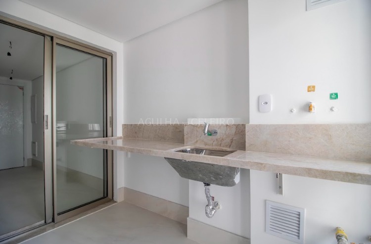 Apartamento novo com varanda gourmet à venda em Moema – 20836