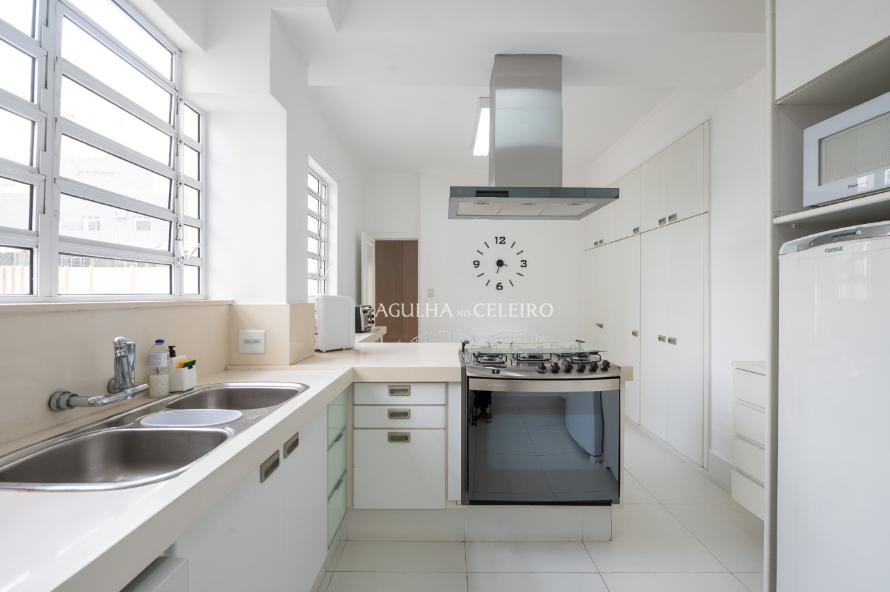 Apartamento reformado e mobiliado para locação no Jardim América – 20868