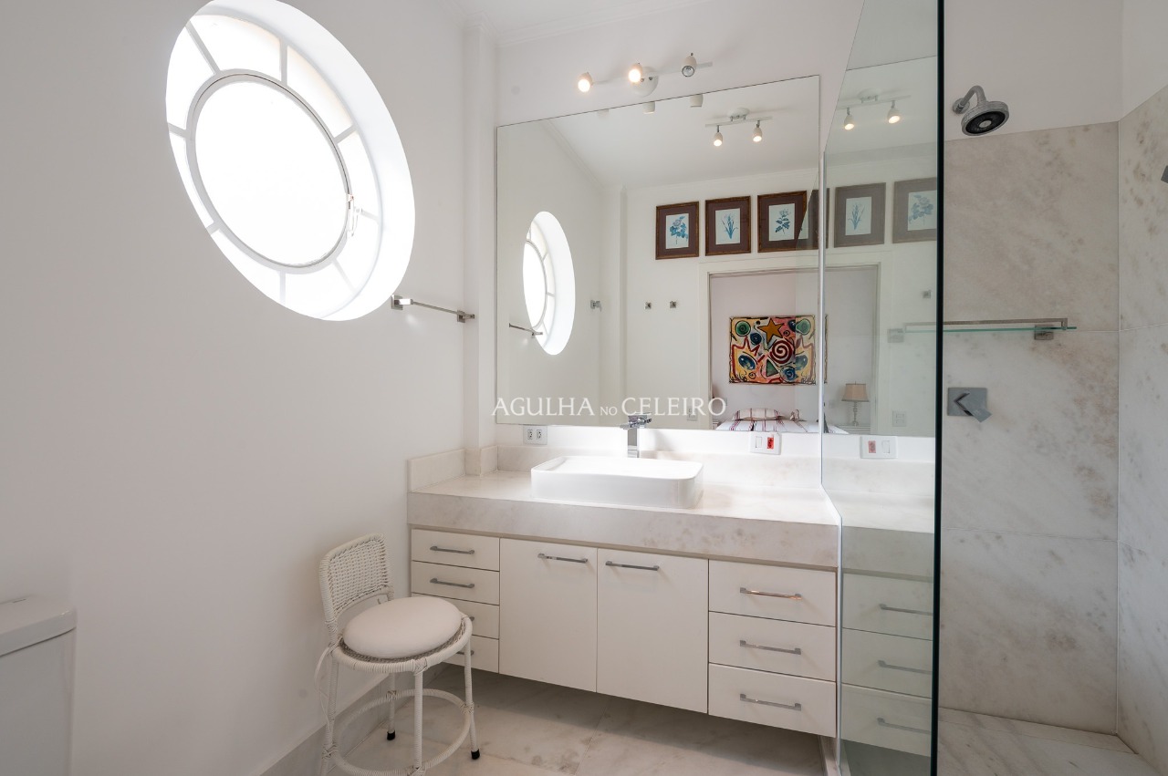 Apartamento reformado e mobiliado para locação no Jardim América – 20868