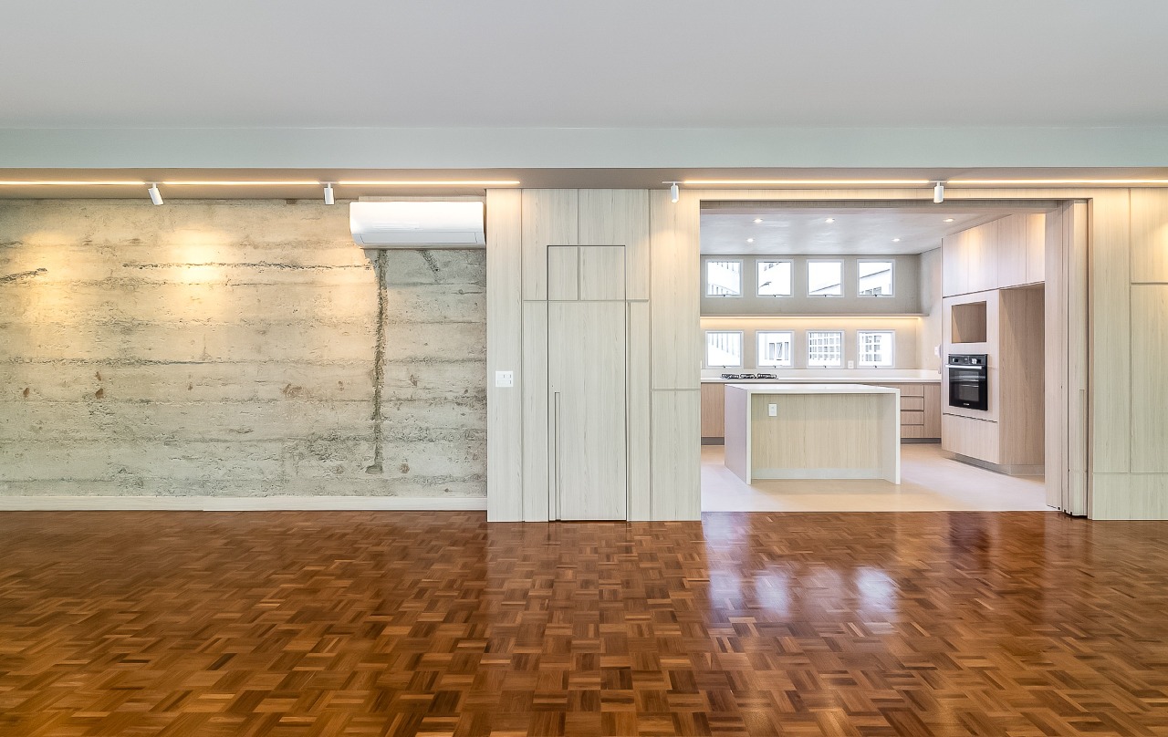 Apartamento amplo com planta excepcional, pé direito alto e muita luz natural, no Jardim América – 20901