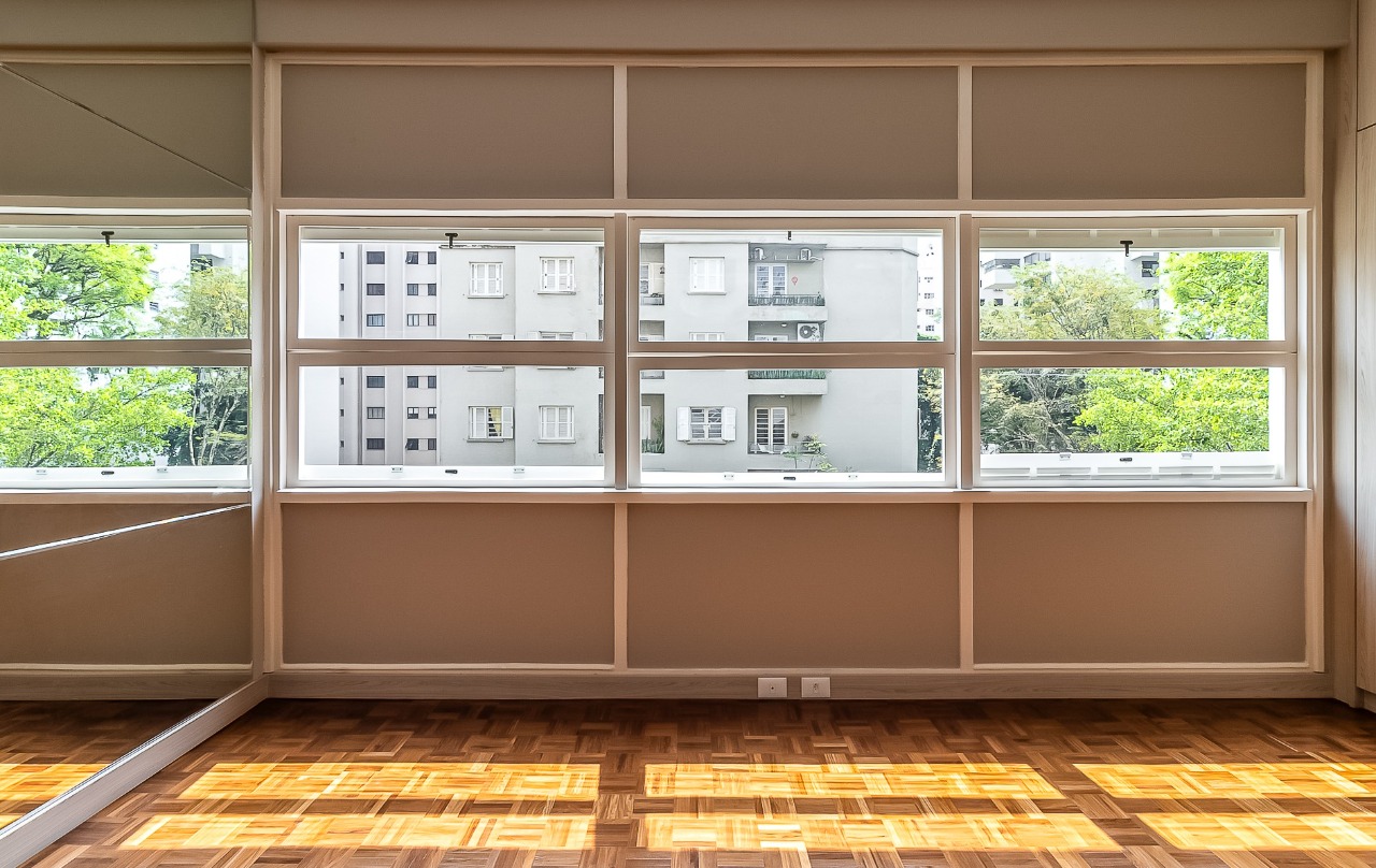 Apartamento amplo com planta excepcional, pé direito alto e muita luz natural, no Jardim América – 20901