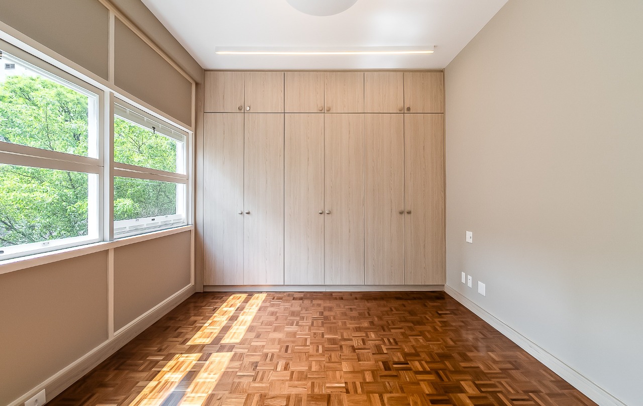 Apartamento amplo com planta excepcional, pé direito alto e muita luz natural, no Jardim América – 20901