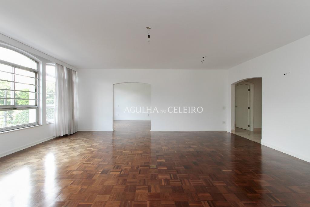 Apartamento próximo ao Clube Pinheiros à venda no Jardim Europa – AP4161