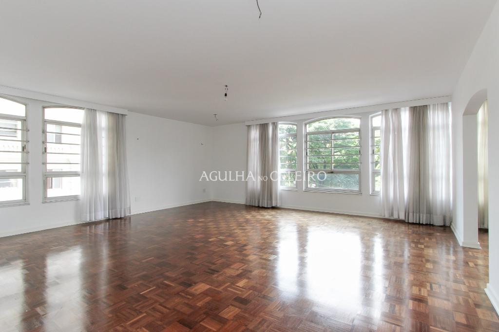 Apartamento próximo ao Clube Pinheiros à venda no Jardim Europa – AP4161