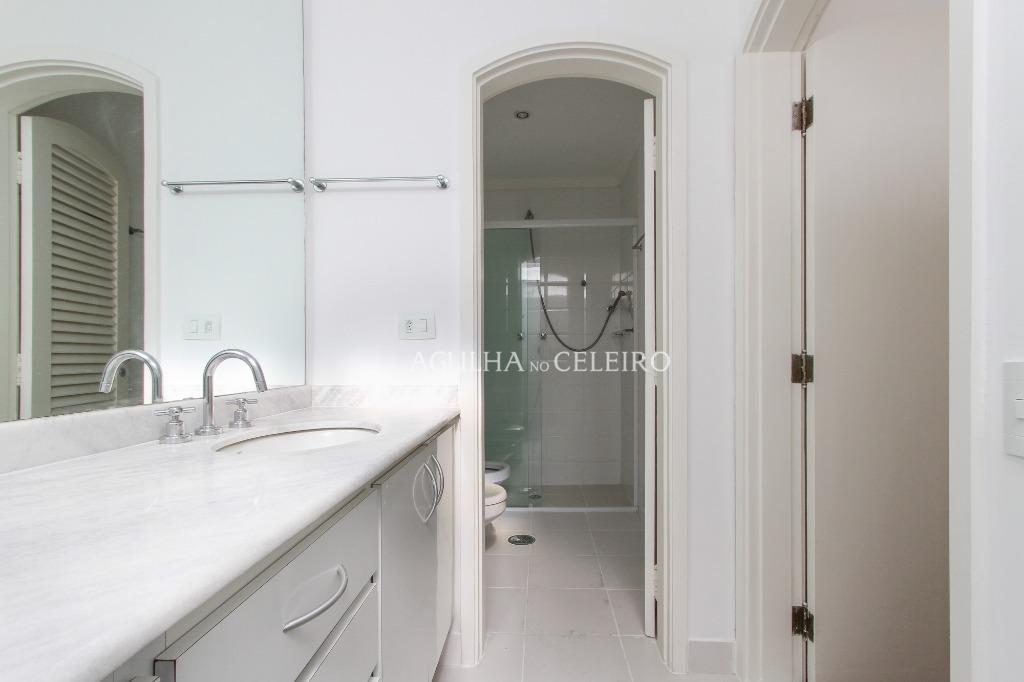 Apartamento próximo ao Clube Pinheiros à venda no Jardim Europa – AP4161