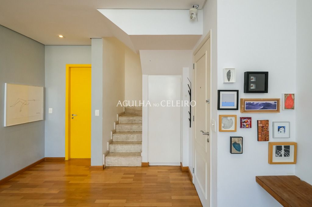 Lazer completo em duplex imperdível totalmente reformado à venda em Pinheiros. – AP7577