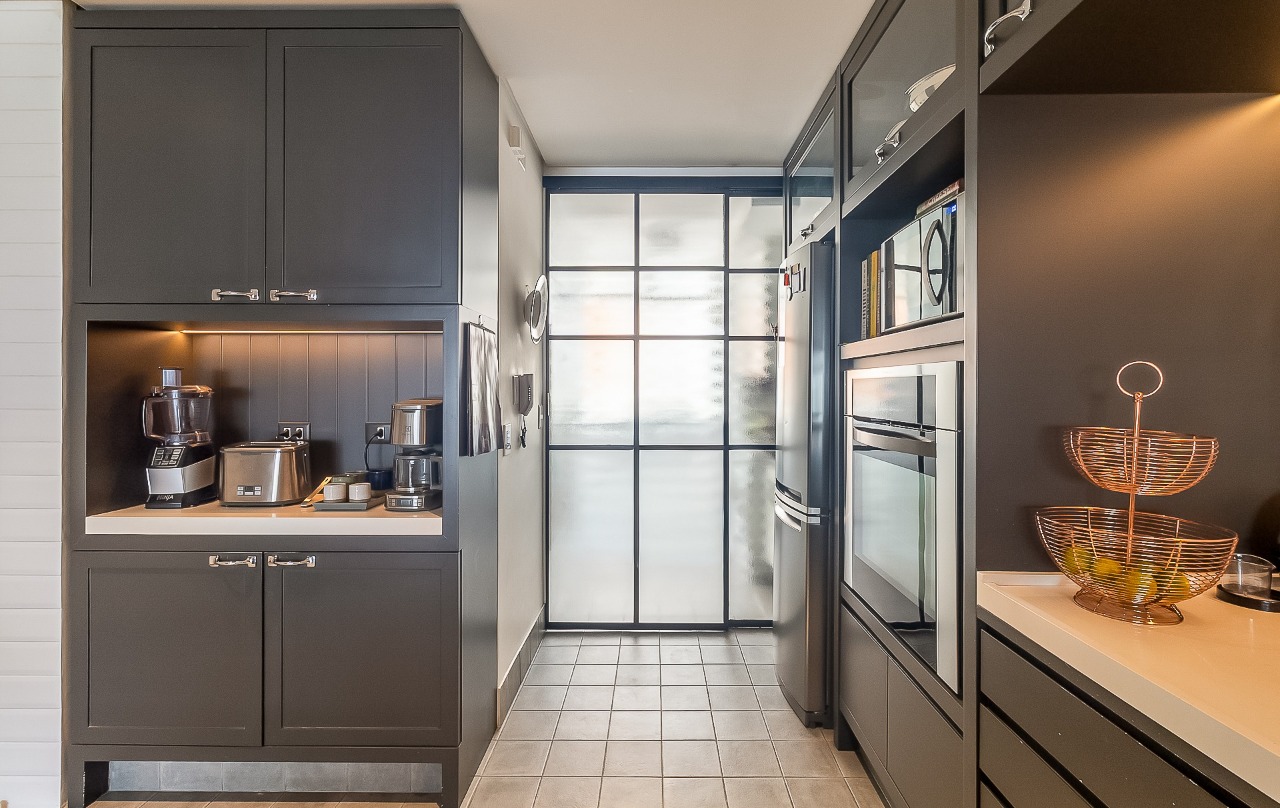 Apartamento recém-reformado, cheio de luz e com clima clássico atualizado, no Jardim América. – 21481