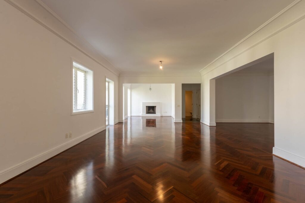 Apartamento sofisticado com 4 suítes e projeto assinado pelo renomado arquiteto João Armentano. – 20698