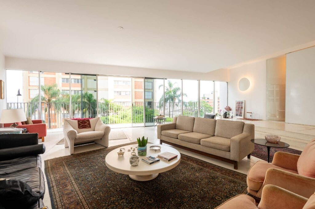 Apartamento espaçoso à venda na Vila Madalena – 21456