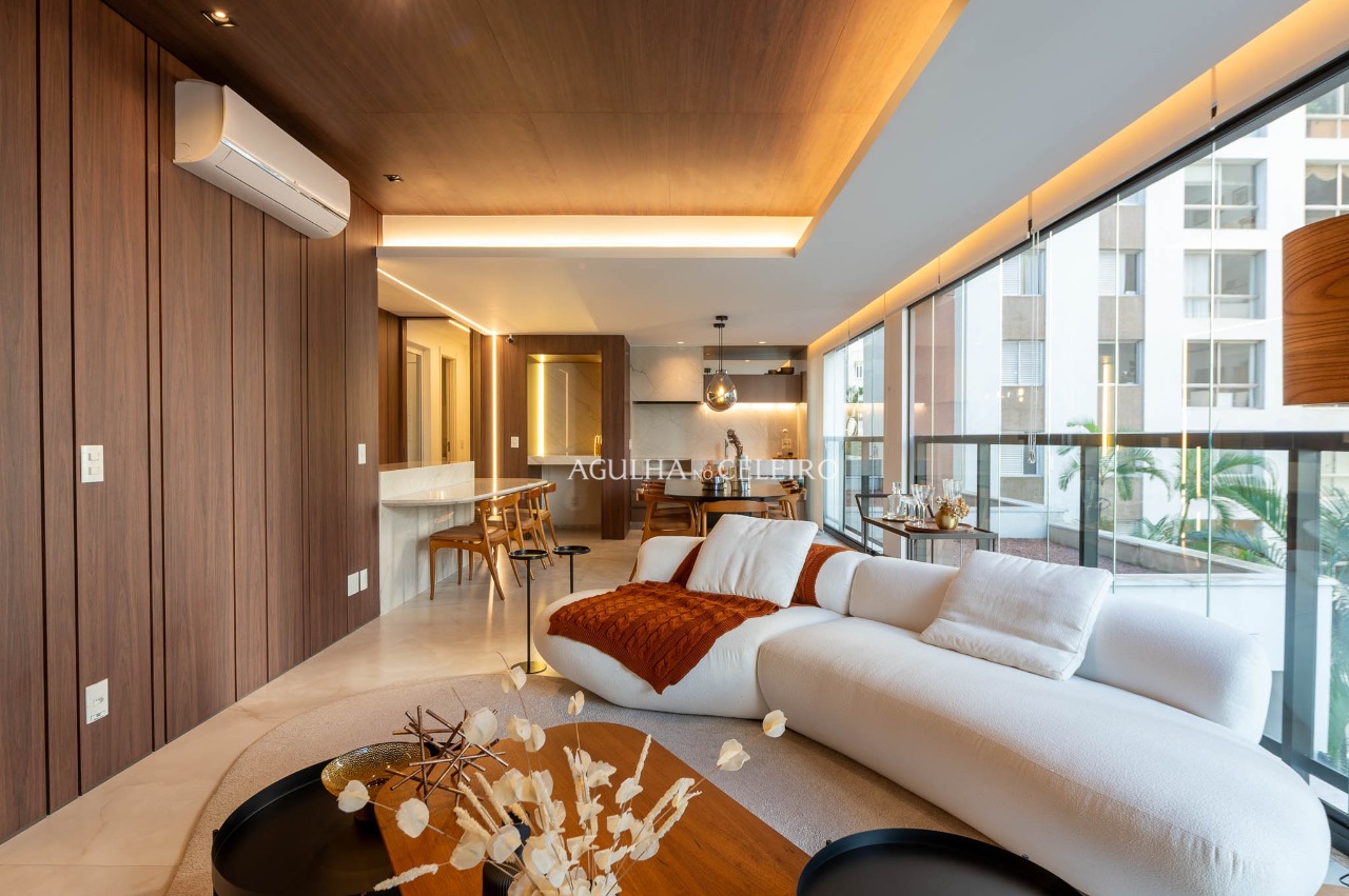 Jardim Paulista: 3 Suítes Decoradas com Móveis de Design – 21969