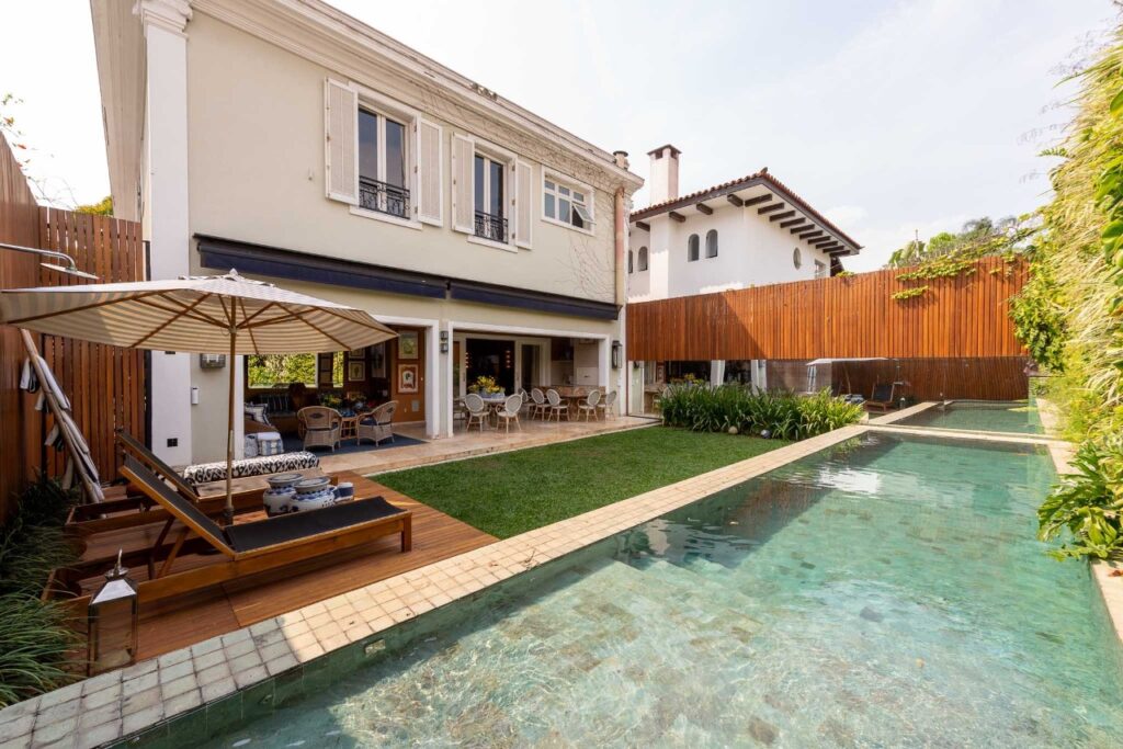 Casa com projeto Bi Crisóstomo e décor de Sig Bergamin no Jardim Europa – CA1012