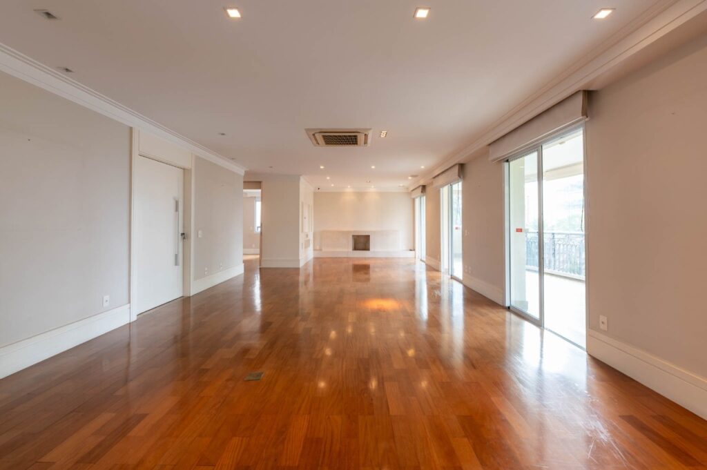 Apartamento à venda em Moema. – 21997