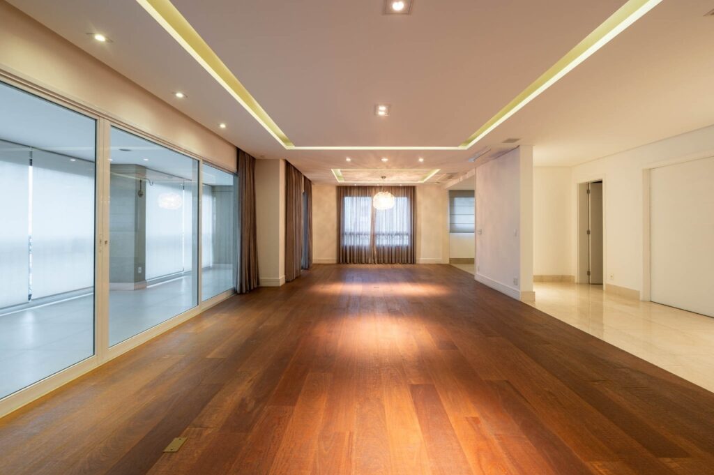 Apartamento com planta generosa à venda no Campo Belo. – 22249