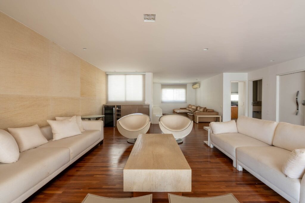 Um clássico do Itaim Bibi, onde elegância, espaço e localização se encontram – 21345