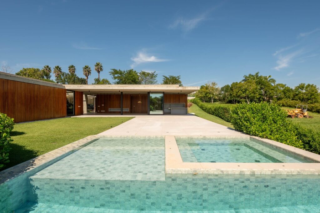 Arquitetura contemporânea integrada à natureza – 21872