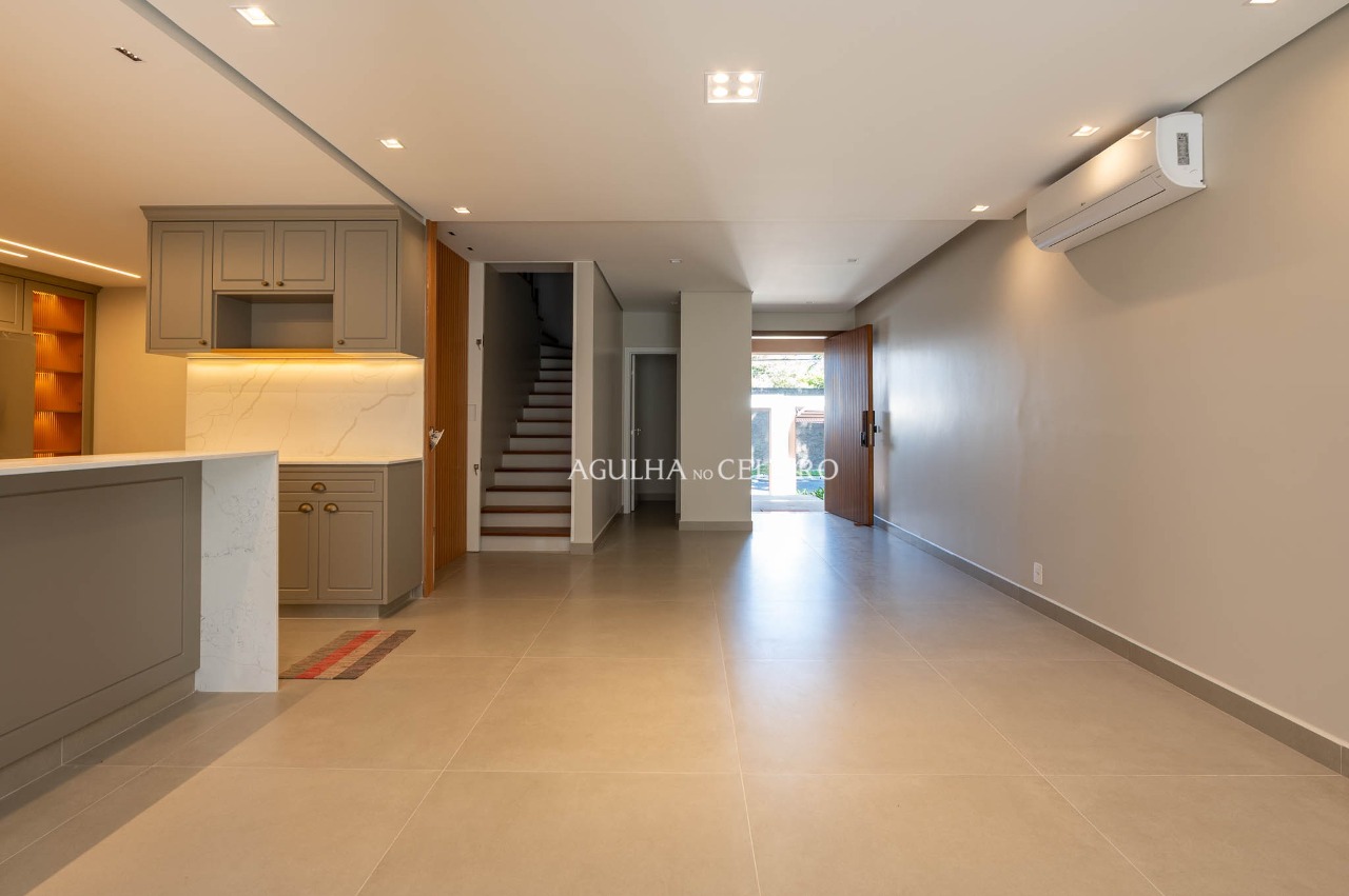 Casa super reformada à venda no Alto de Pinheiros – 22372