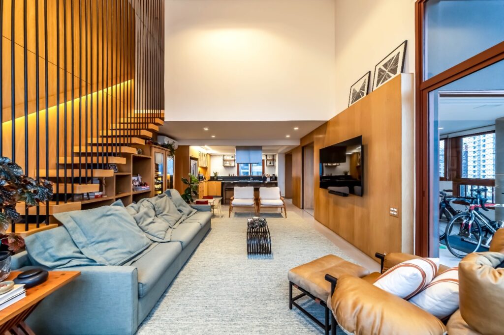 Apartamento duplex com pé direito duplo, terraço integrado e muita luz, no miolo da Vila Madalena. – 22466