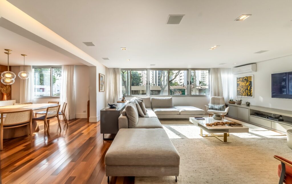 Apartamento reformado, com vista para as árvores e espaços pensados para viver o melhor do Itaim Bibi. – 22467