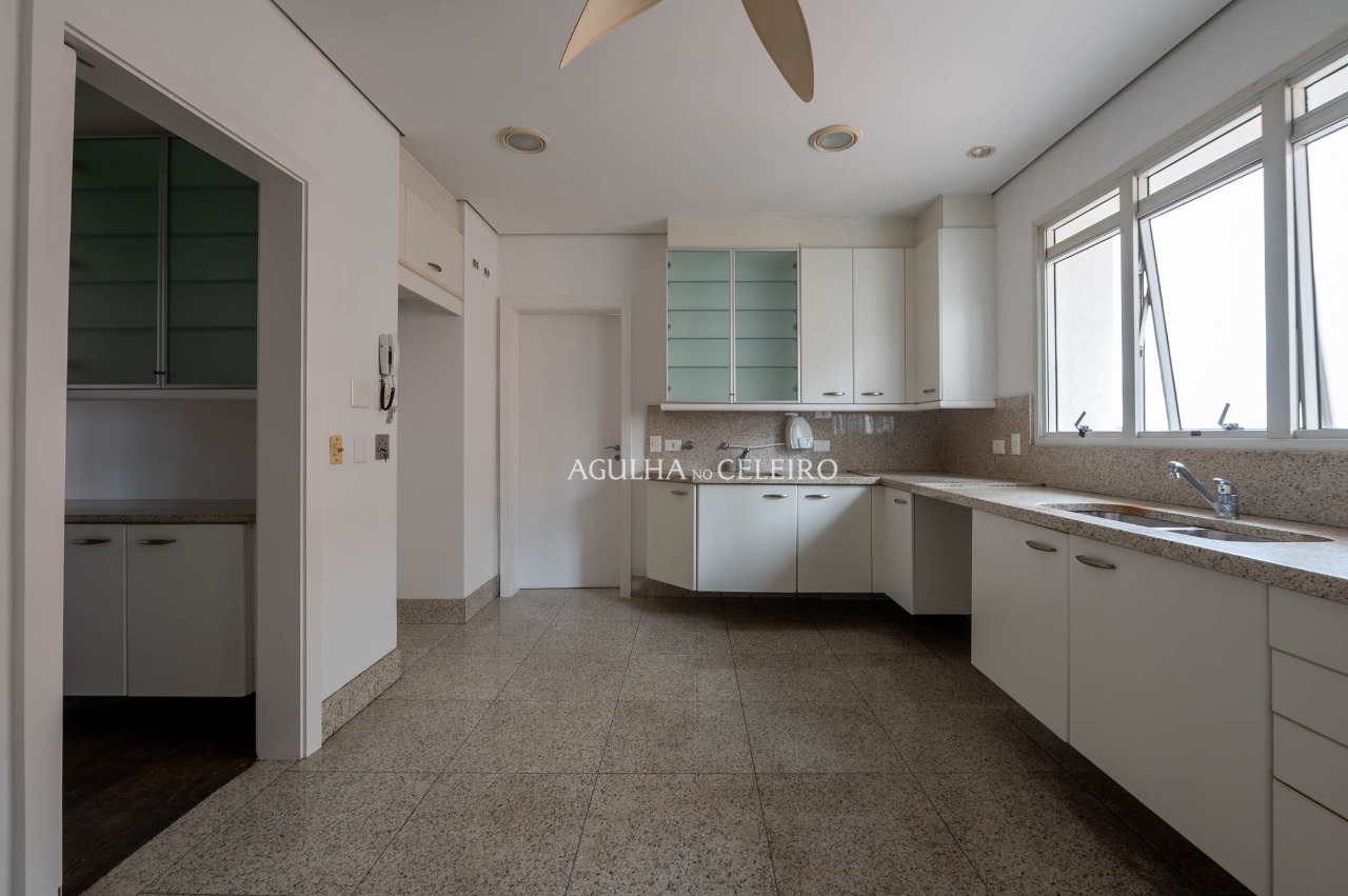 Duplex imponente, sofisticação, amplitude e exclusividade em localização privilegiada – 13631