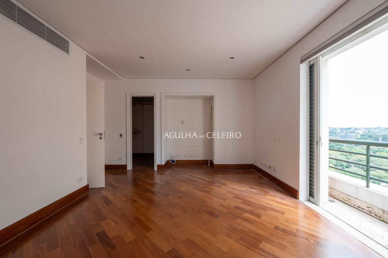 Duplex imponente, sofisticação, amplitude e exclusividade em localização privilegiada – 13631