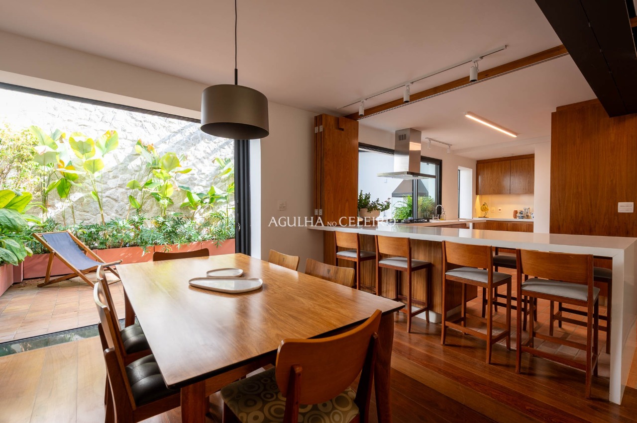Casa reformada à venda na Vila Madalena. – 22162