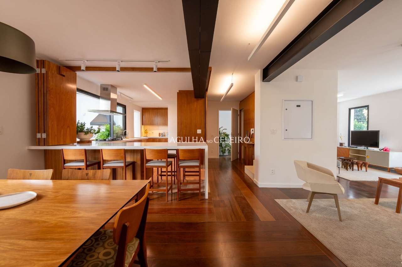 Casa reformada à venda na Vila Madalena. – 22162