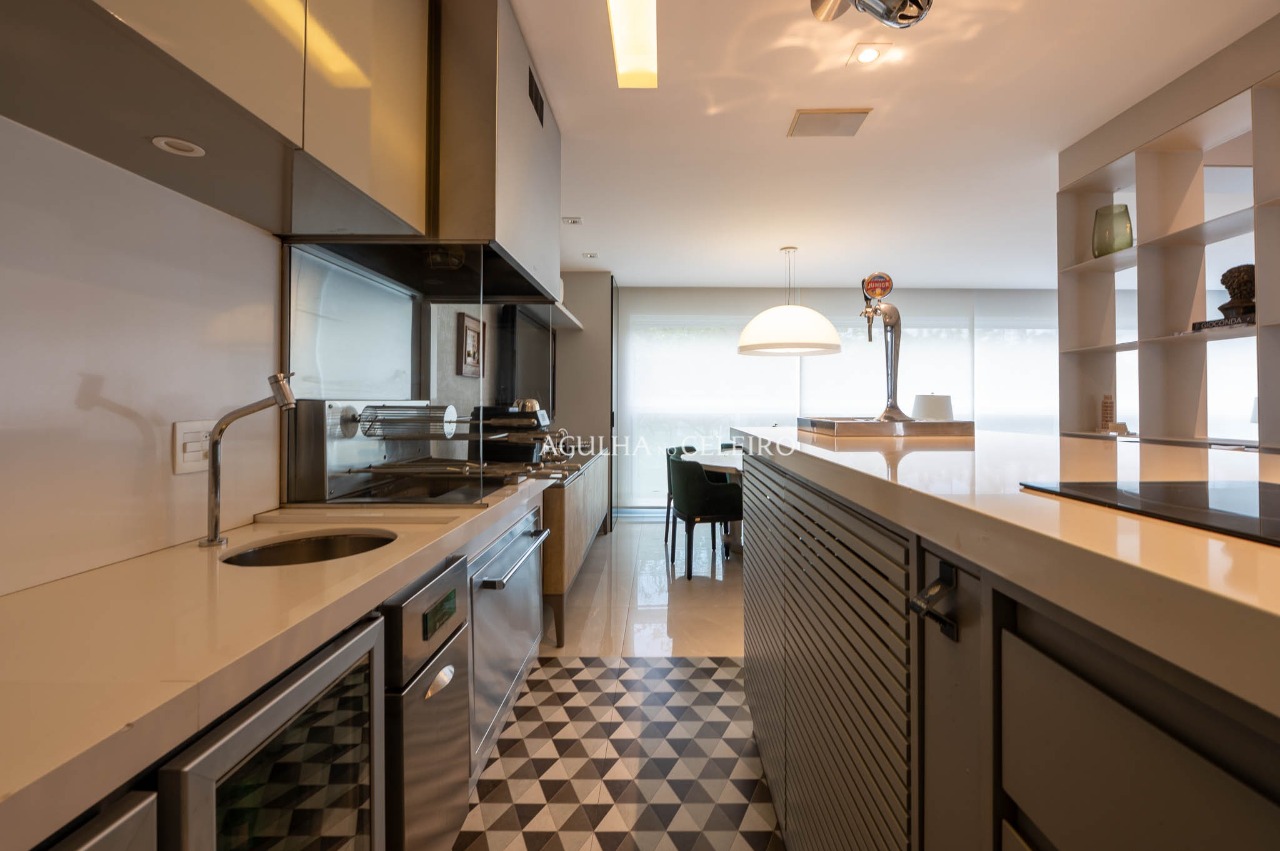 Apartamento reformado à venda na Vila Mariana. – 22295