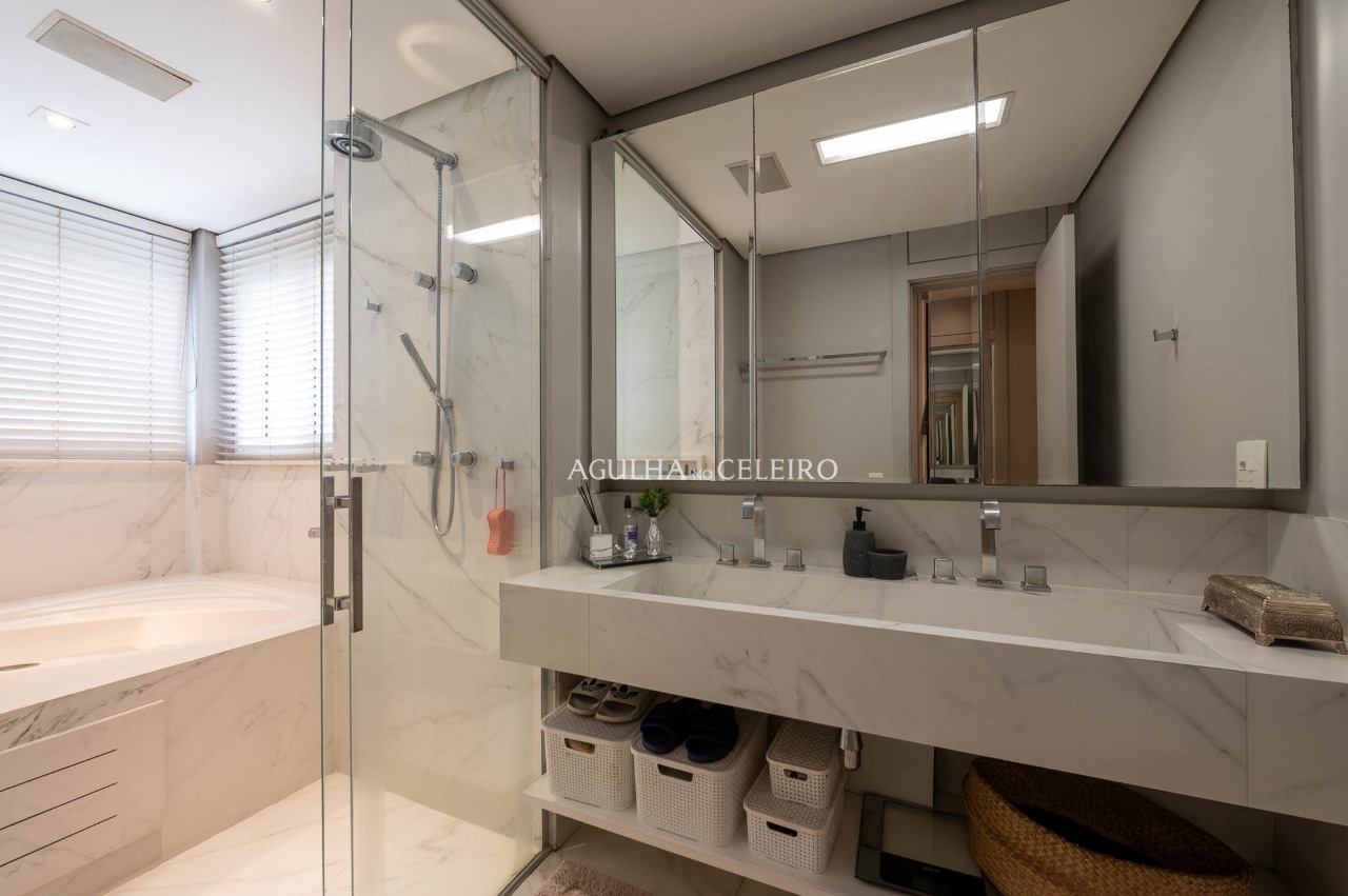 Apartamento reformado à venda na Vila Mariana. – 22295