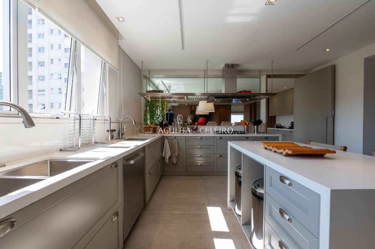 Apartamento de 607 m² com vista privilegiada para o Palácio Tangará – 22503