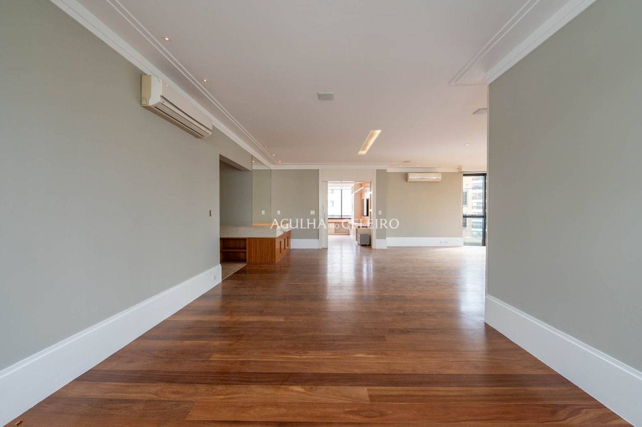 Apartamento em prédio muito especial à venda na Vila Nova Conceição. – 22527
